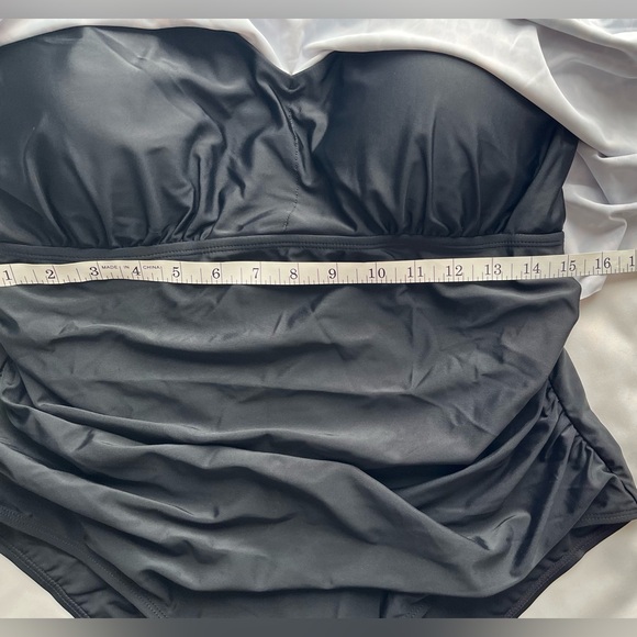 Meet Curve Leopard Print V-Neck Ruched Hem One Piece Swimsuit Plus Size 2X NWT - Picture 10 of 10